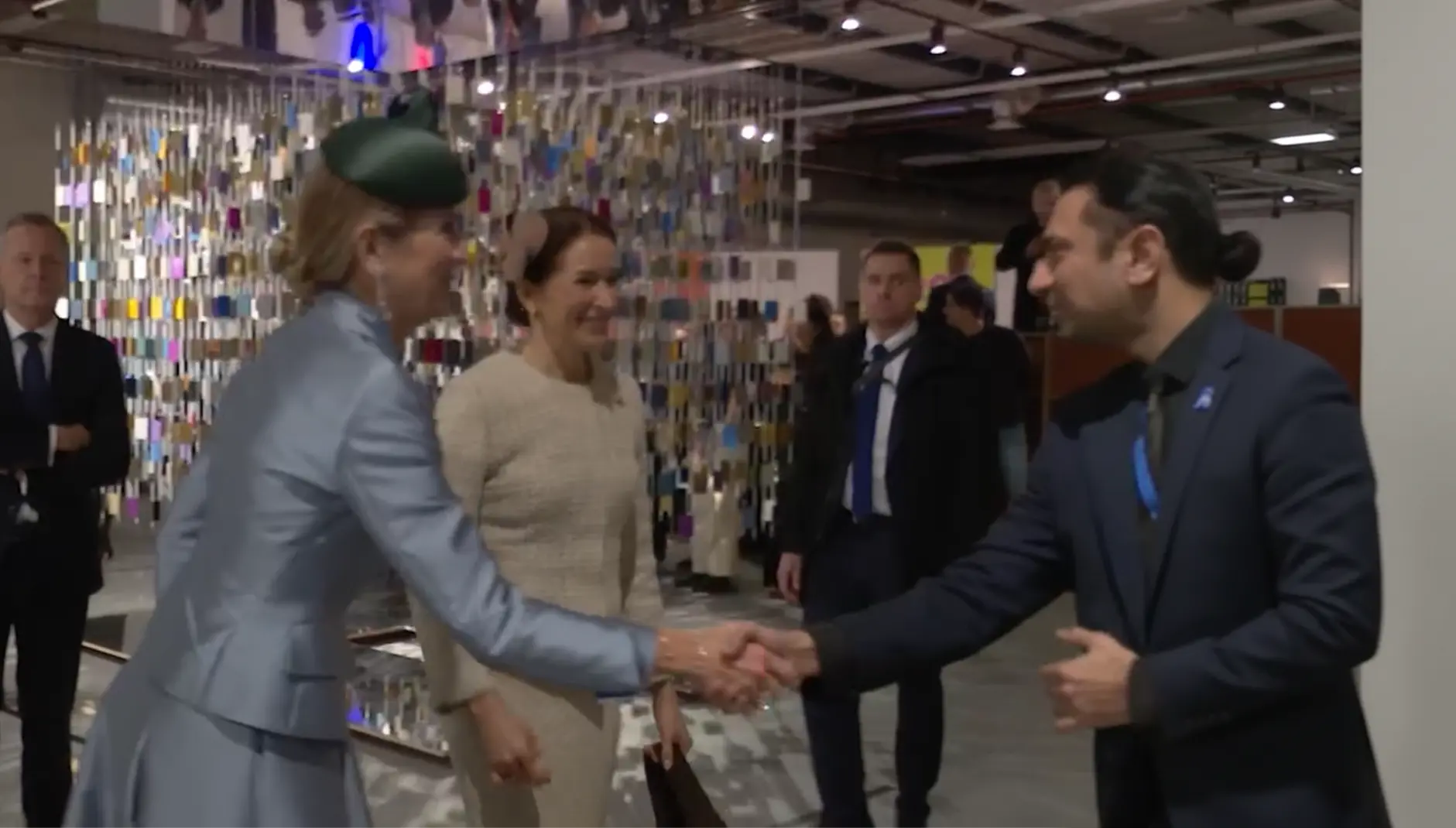 Queen Máxima handshake