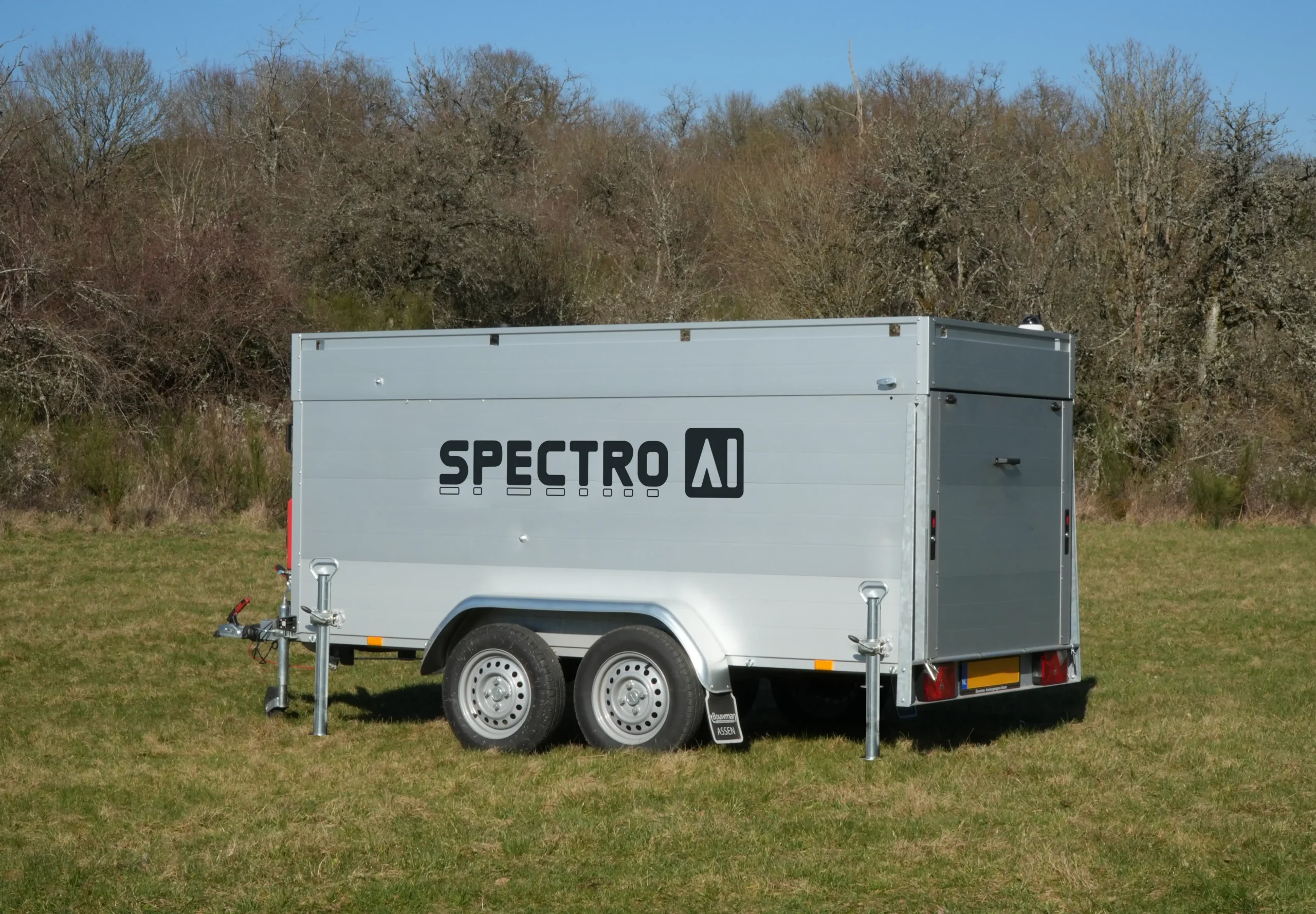 DockWatch Trailer support legs deployed